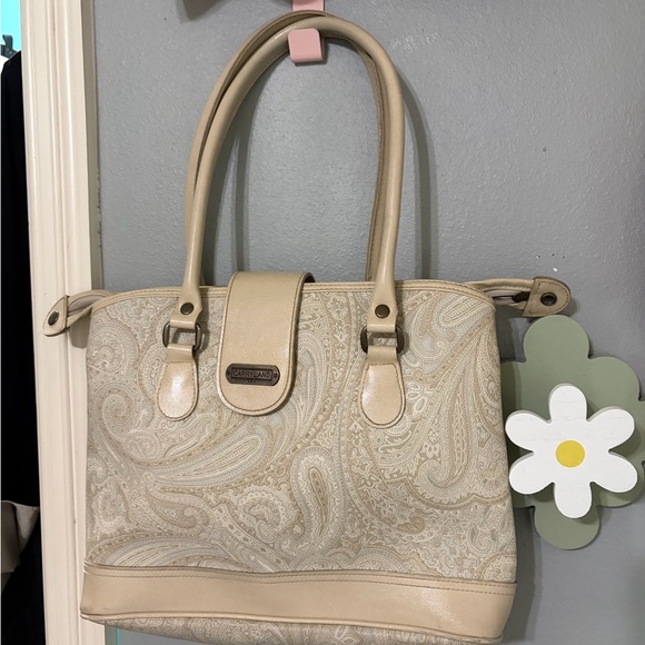 Carryland Handbags - Chic Cream Paisley Tote Bag